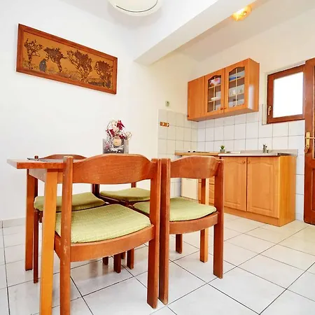 Apartman Ivan & Ivana Vrsi