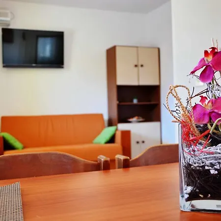 Ivan & Ivana Apartman Vrsi