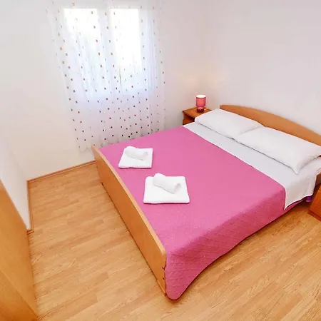 Apartman Ivan & Ivana Vrsi
